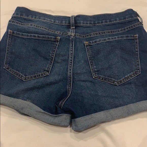 Old navy semi-fitted shorts - Picture 5 of 5